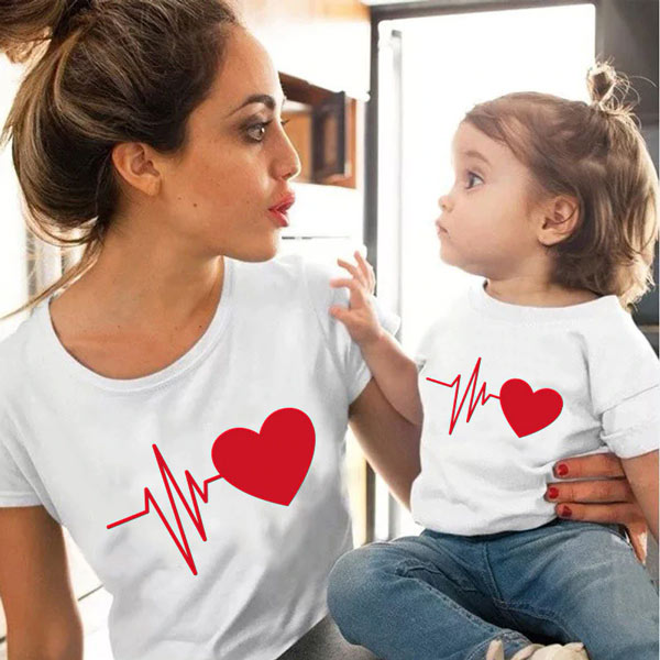 T-shirt Coração Batendo conjunto mãe e filha(o) branca