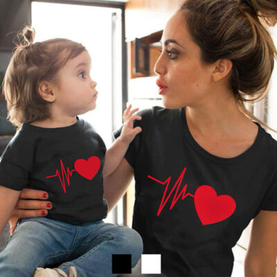 T-shirt Coração Batendo conjunto mãe e filha(o)